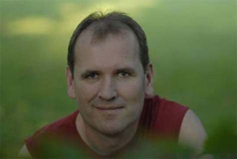 Porträt von Michael Gienger im Freien